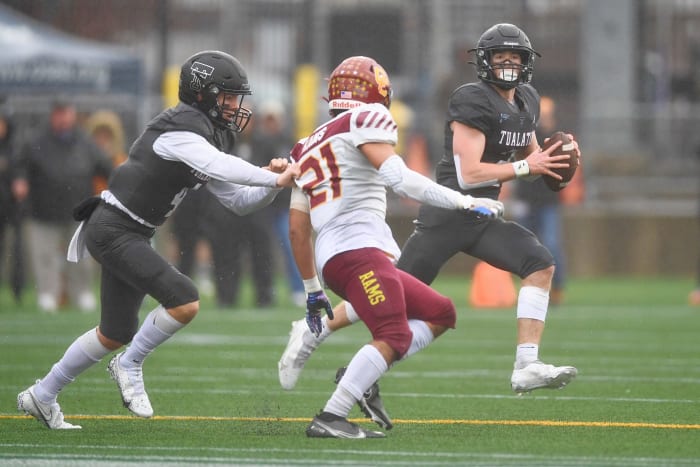 Tualatin.Central-Catholic.6A-football-final.Leon-Neuschwander.57